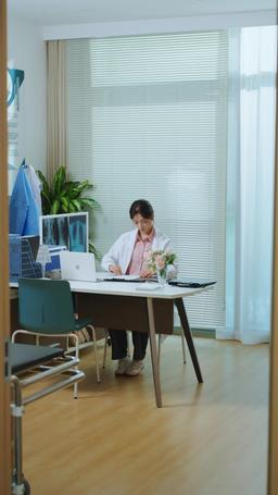 In Love with My Ex's Uncle episode 35