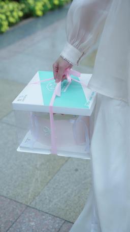 After the Divorce, She Takes It All episode 1