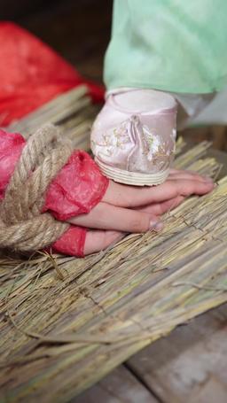 Claimed by My Hunter Husband episode 58