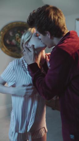 How to Kiss a Vampire episode 17