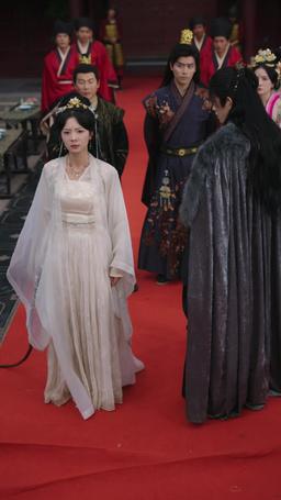 Reborn Bride: Saving the Crown Prince episode 75